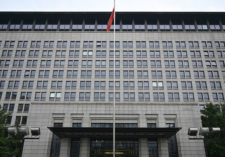 China rejects US tariff threats, urges negotiated settlement instead Beijing warns of retaliation over US tariff ultimatums — RT World News