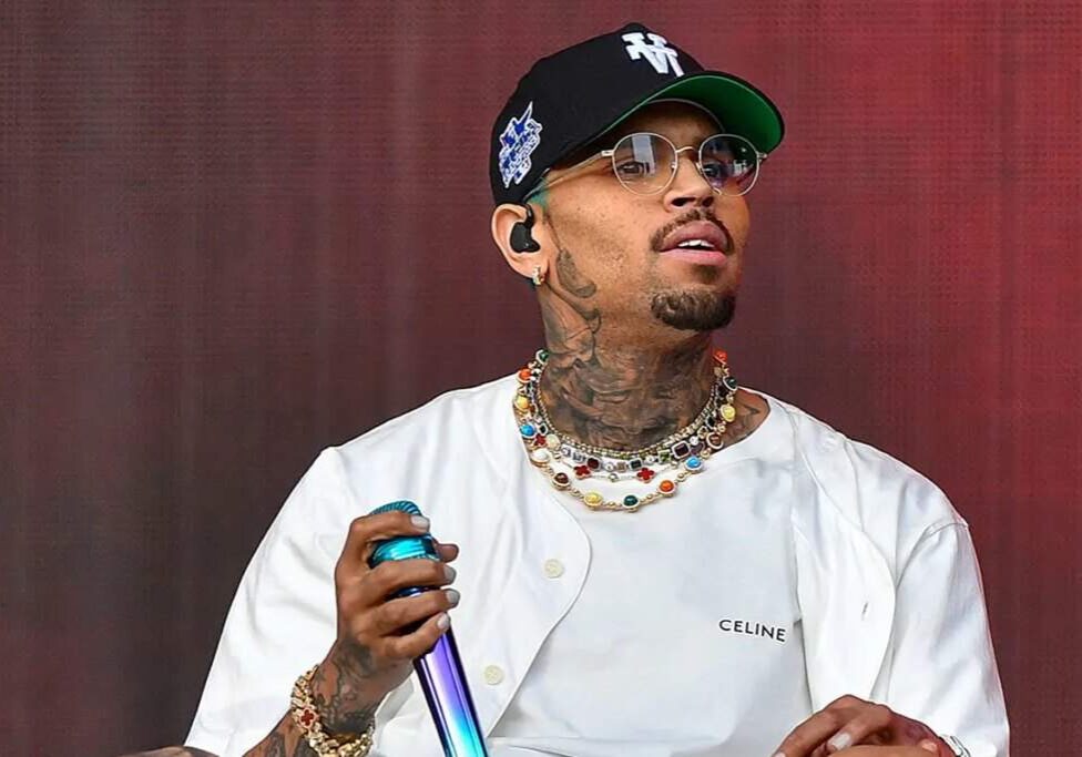 Chris Brown Calls Out Lookalike Artist for Impersonation
