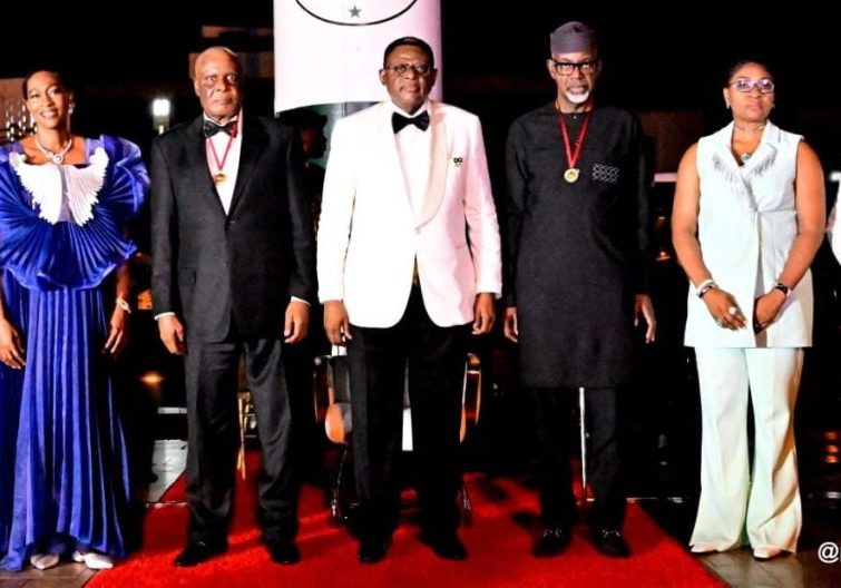 Gov Otu Unites Cross River Leaders at Xmas Tree Lighting