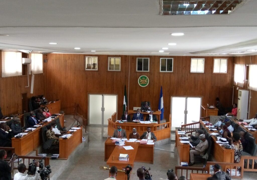 Cross River lawmakers caution politicians against targeting Governor Otu's seat