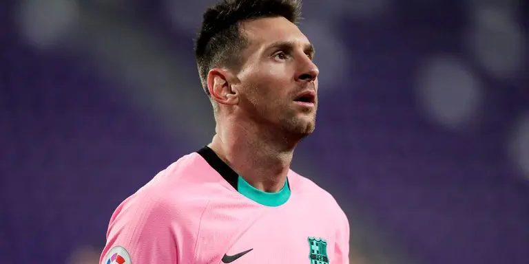 Daily Mails Top 10 Footballers of All Time Messi Claims Daily Mails Top 10 Footballers of All Time Messi Claims