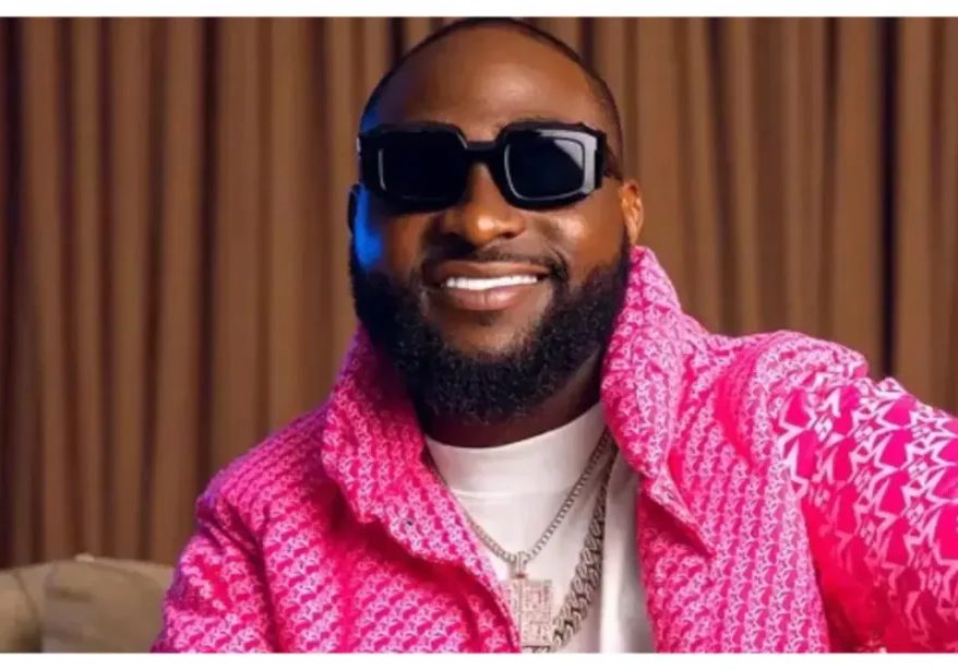 Moment Davido told his friends to stop smoking out of respect for his dad [VIDEO]