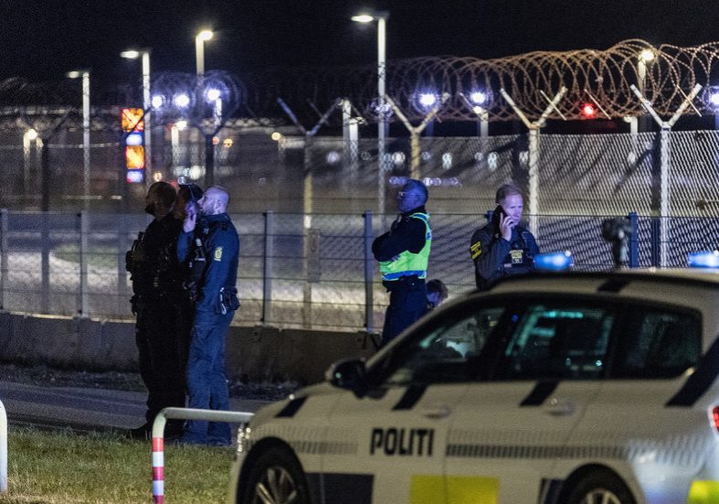 Mystery drones spotted near Danish airbase hosting F-35 jets — RT World News