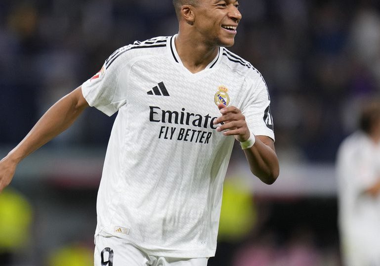 Deschamps Defends Mbappé's Night Out Amidst Setback and Controversy Deschamps Defends Mbappé's Night Out Amidst Setback and Controversy