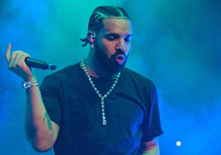 Drake Canadian Superstar Breaks Streaming Records as Top Artist Drake Canadian Superstar Breaks Streaming Records as Top Artist