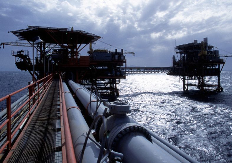 Drilling rig capsizes in Gulf of Suez – Cairo — RT World News