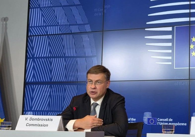 EU considers using frozen Russian assets for Ukraine loan EU prepares to offer Ukraine Russia’s frozen billions — RT World News