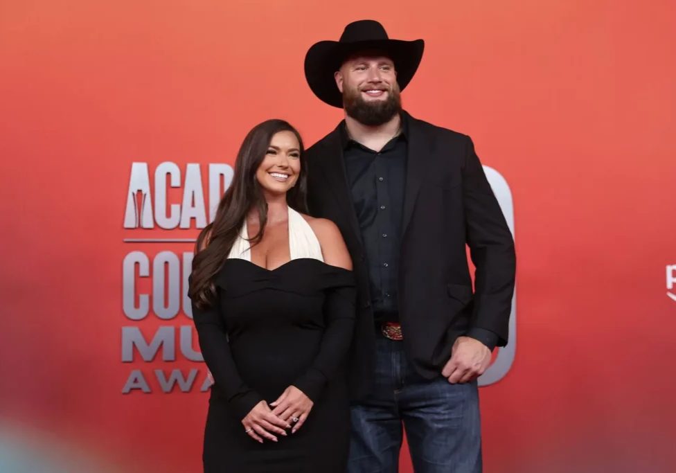 Eagles Lane Johnson celebrates end of summer with fiancee 60th Academy of Country Music Awards - Arrivals - Source: Getty