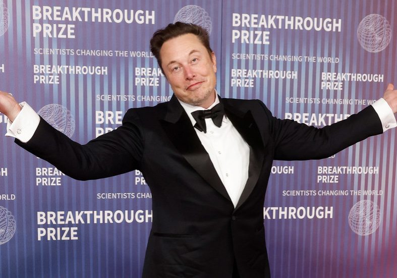 Musk becomes richest person in history — RT Business News