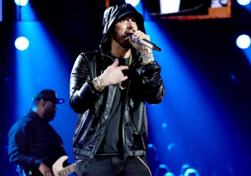 Eminem's Latest Album Debuts at No. 1 on Billboard 200, Eminem's Latest Album Debuts at No. 1 on Billboard 200,