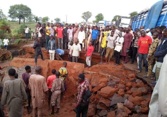 Enugu govt defers reopening of collapsed bridge — Daily Nigerian Enugu govt defers reopening of collapsed bridge — Daily Nigerian