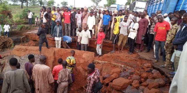 Enugu govt defers reopening of collapsed bridge — Daily Nigerian Enugu govt defers reopening of collapsed bridge — Daily Nigerian