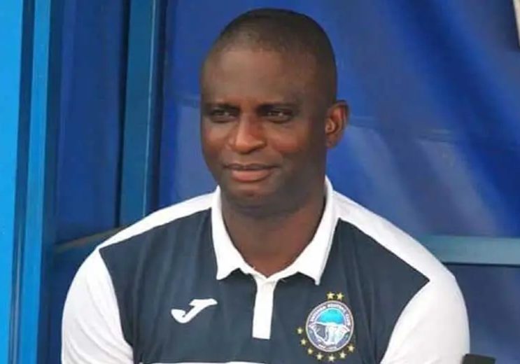 Fatai Osho set to replace Ayeni at Crown FC