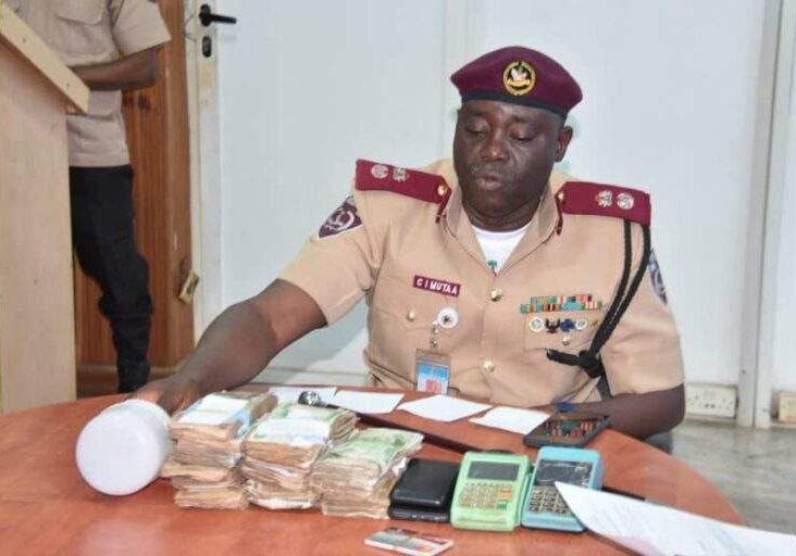 Federal Road Safety Corps Returns Over N1 Million to Family Federal Road Safety Corps Returns Over N1 Million to Family