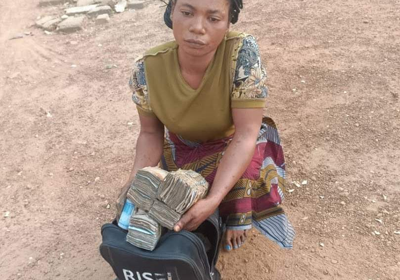 Female kidnapper nabbed while trying to pick N15m ransom in Female kidnapper nabbed while trying to pick N15m ransom in