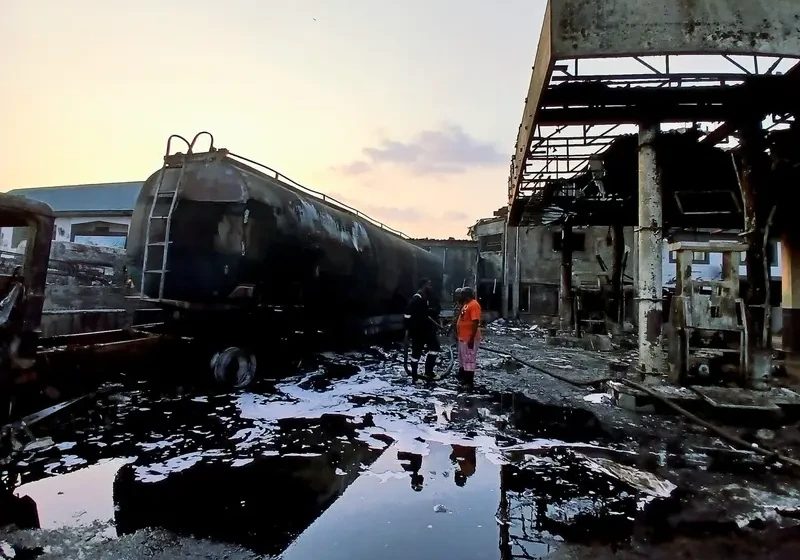 Fire razes filling station in Anambra – Fire Chief confirms — Daily Nigerian