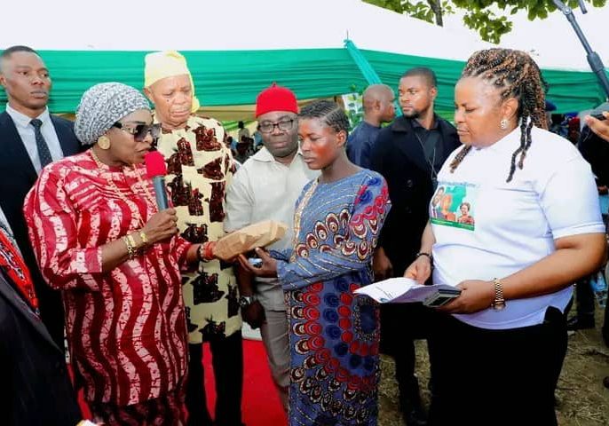 Ebonyi govt disburses N100m, relief materials to 894 Afikpo flood victims
