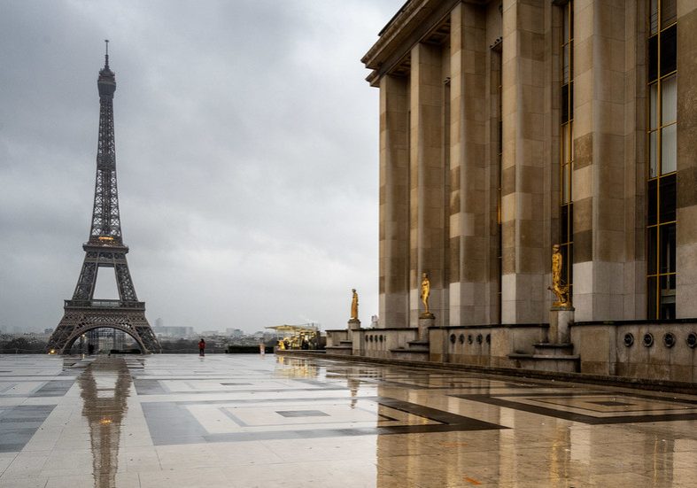 Key rating agency slashes France’s credit outlook — RT Business News