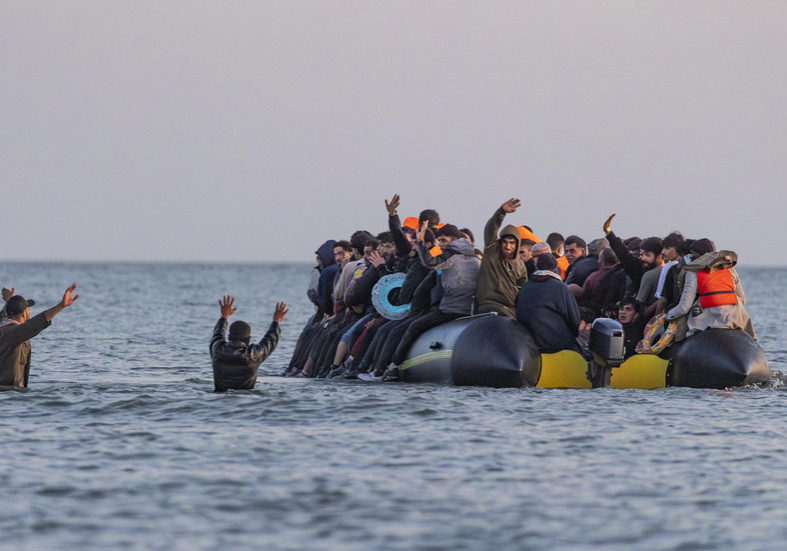 French police entering the sea with knives to tackle illegal migration — RT World News