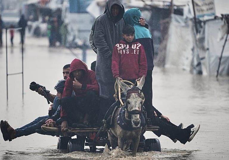 Severe winter storm puts 800,000 displaced Palestinians at risk, says UN