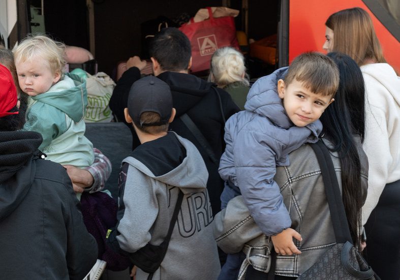 Most Germans oppose welfare payments for Ukrainians – poll — RT World News