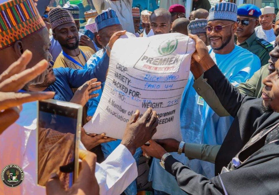 Gov Lawal distributes agricultural inputs to 2000 farmers in Bungudu