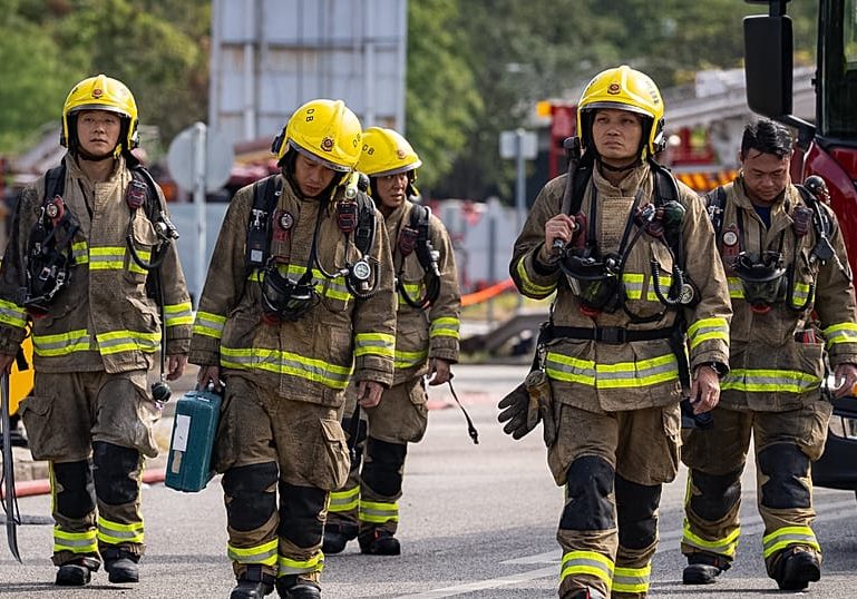 Hong Kong: Death toll climbs as firefighters contain apartment blaze