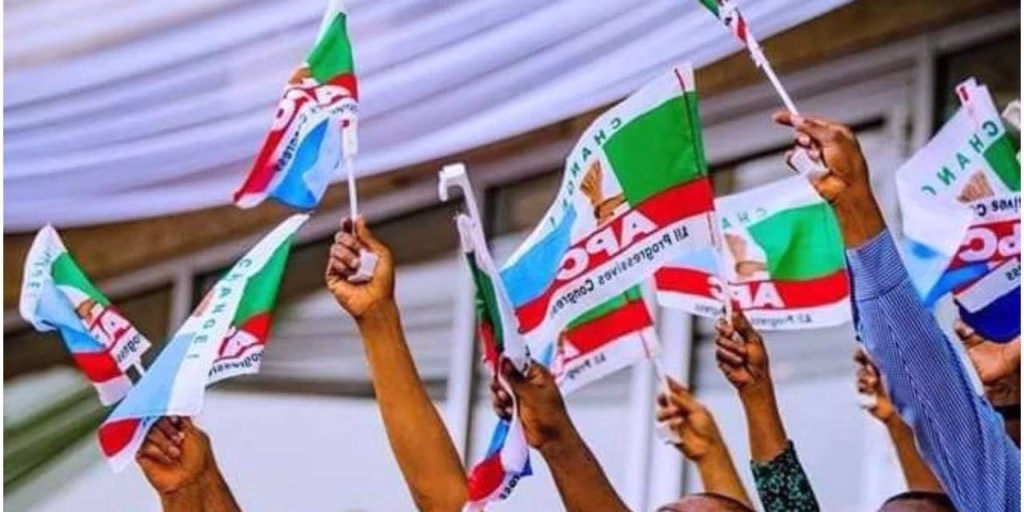 House of Reps: Three opposition lawmakers dump parties, formally join House of Reps: Three opposition lawmakers dump parties, formally join APC
