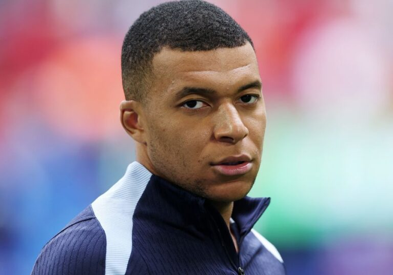 Ibrahima Konate Defends Kylian Mbappe From Harsh Scrutiny Ibrahima Konate Defends Kylian Mbappe From Harsh Scrutiny