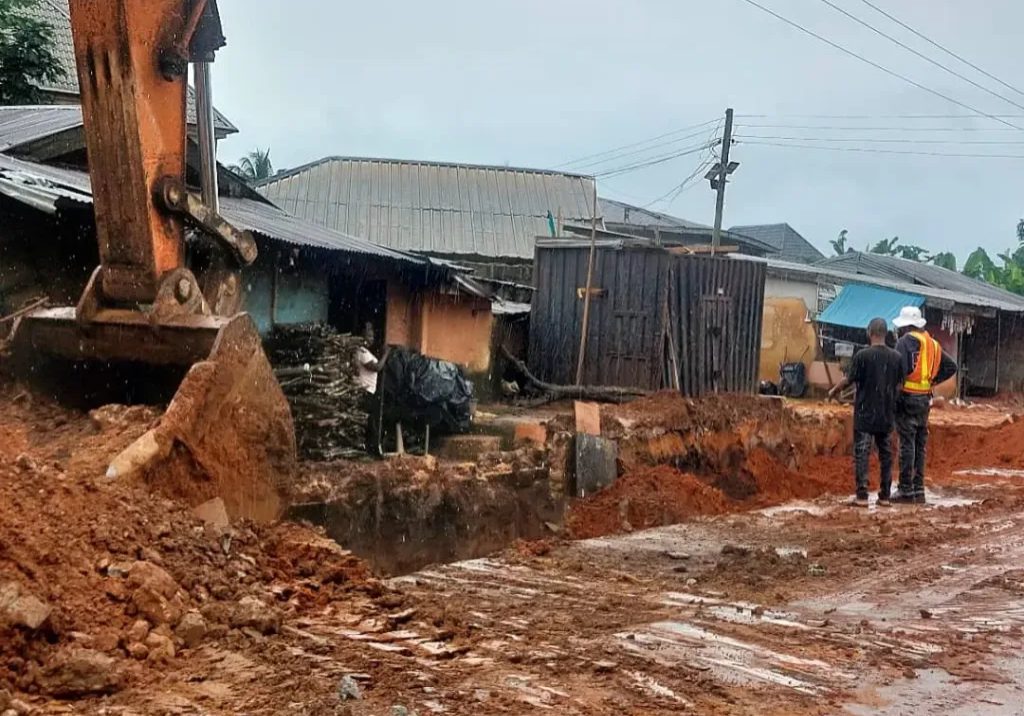 Imo Govt demolishes building allegedly used for drug trafficking, gun running