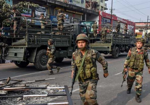 Indian Army Battles Insurgents in Kashmir, Captain Killed in Clashes