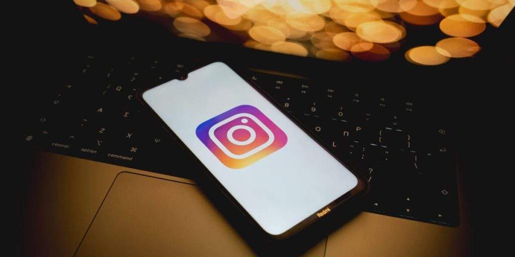 Instagram's Close Friends Feature Goes Live: Exclusive Broadcasts Launched Instagram's Close Friends Feature Goes Live: Exclusive Broadcasts Launched