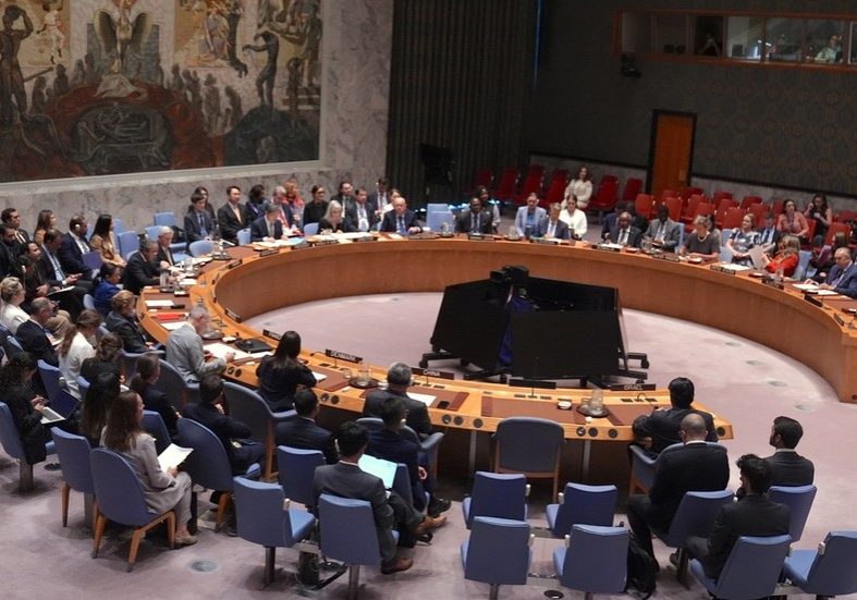 UN Security Council votes to restore Iran sanctions — RT World News