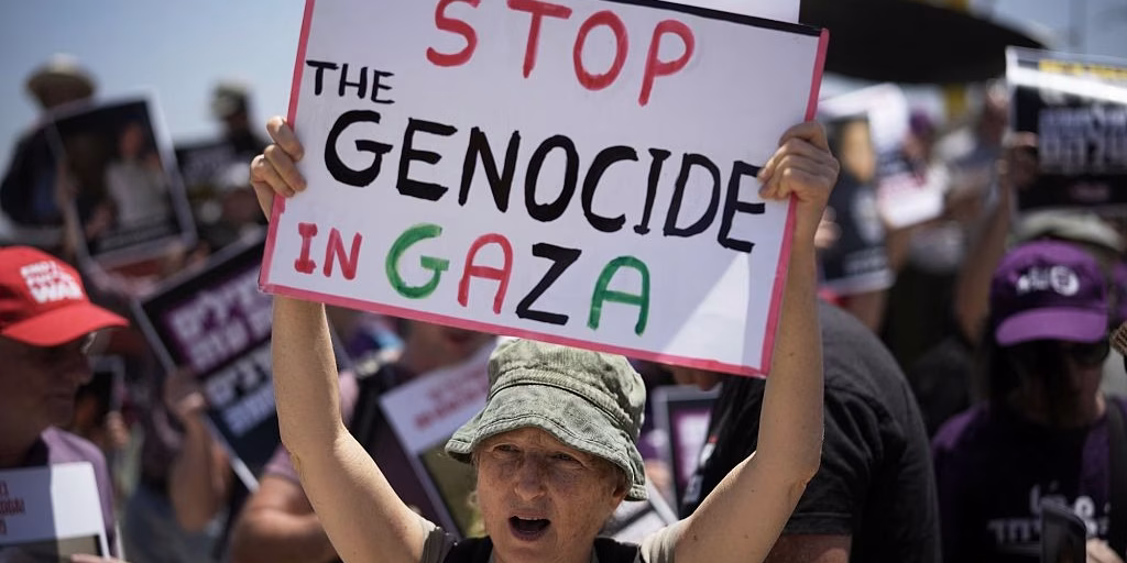 Israeli protesters gather near border with Gaza to demand end to war