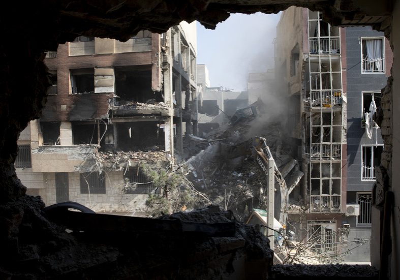 Israeli airstrike claims 60 lives in Tehran apartment block – media — RT World News