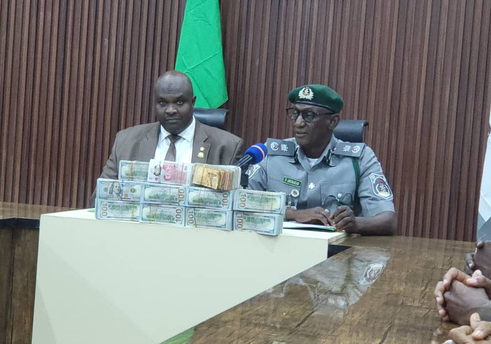 Kano court jails fraudster for undeclared $420,900, £5,825, CFA3,946,500 — Daily Nigerian