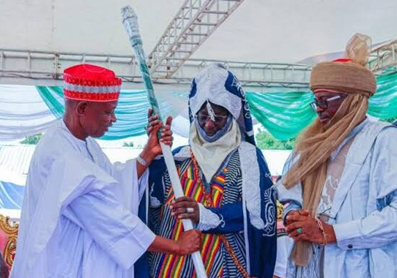 Kano State Governor Presents Staff of Office to New Emir