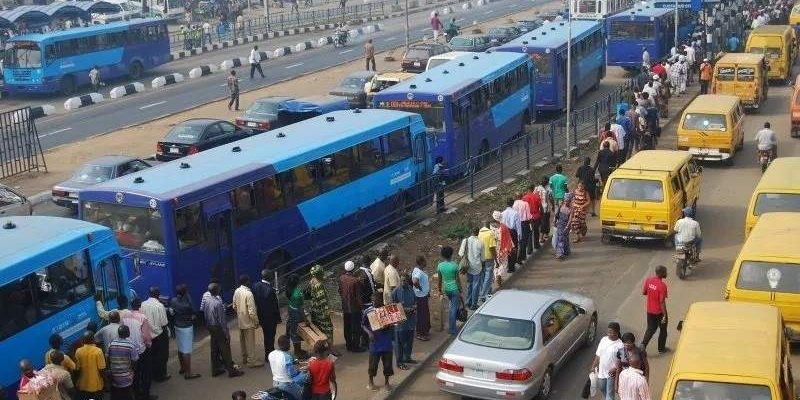 Lagos records long BRT queues after transport fare cut — Lagos records long BRT queues after transport fare cut —