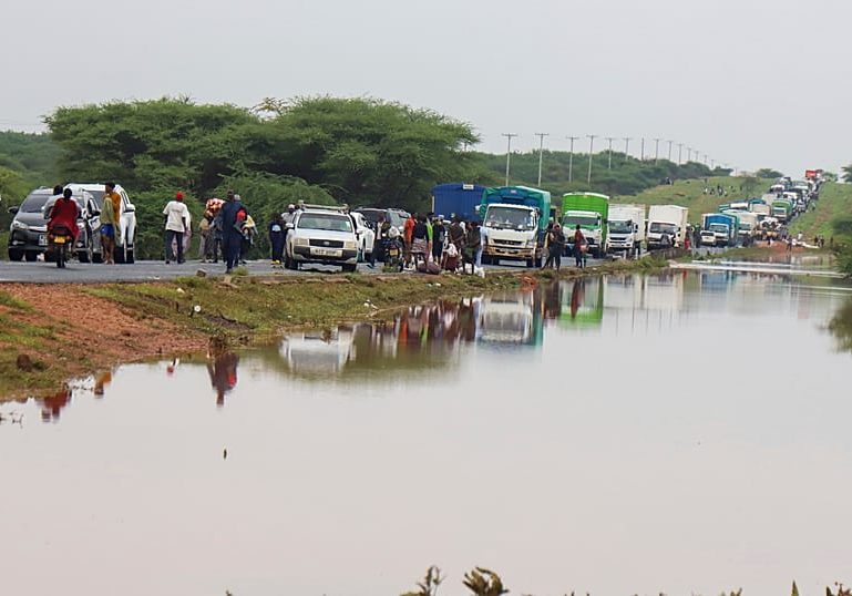 Landslide leaves at least 21 dead in western Kenya