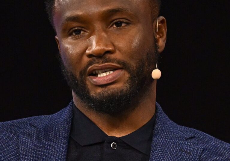 Learn from Guardiola - Obi Mikel tells Chelsea manager Learn from Guardiola - Obi Mikel tells Chelsea manager