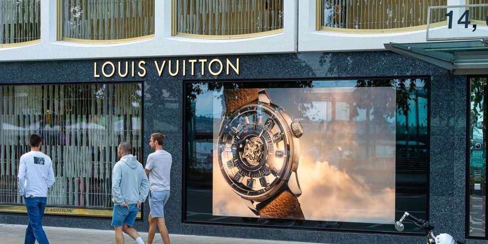 Luxury brands suffer slump as tourist spending falls in Europe and Japan – FT — RT Business News