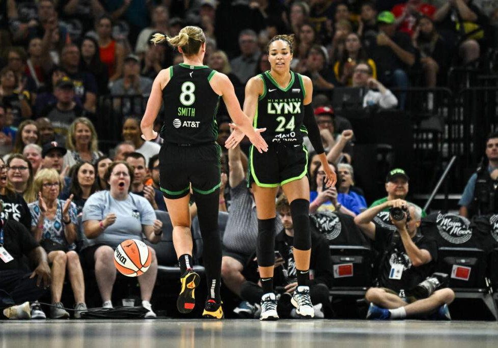 Lynx Retire Maya Moore's Jersey, Clinch Playoff Spot with Win Lynx Retire Maya Moore's Jersey, Clinch Playoff Spot with Win