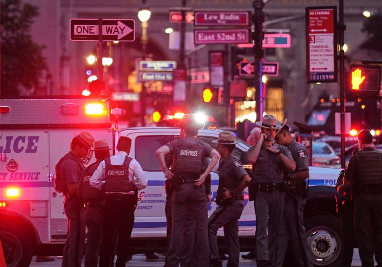 Manhattan Shooting Linked to NFL Grievance Leaves 4 Dead At least 5 dead, including gunman, at office building in New York shooting