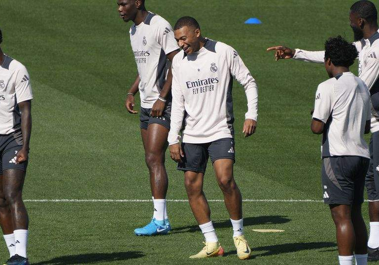 Mbappé Trains with Real Madrid Ahead of Champions League Debut Mbappé Trains with Real Madrid Ahead of Champions League Debut