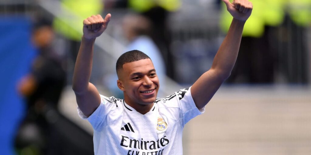 Mbappe surpasses Messi, Ronaldo, Neymar's records Mbappe surpasses Messi, Ronaldo, Neymar's records