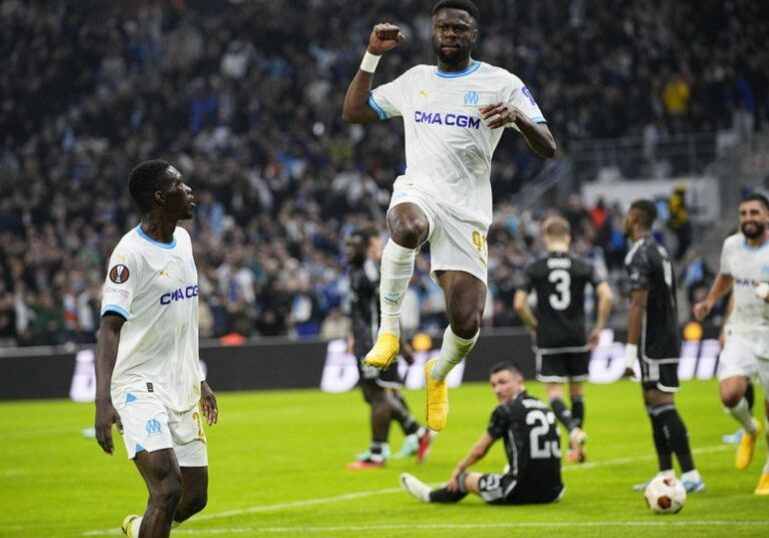 Mbemba's Comeback: Symbolic Gesture or Tactical Move?