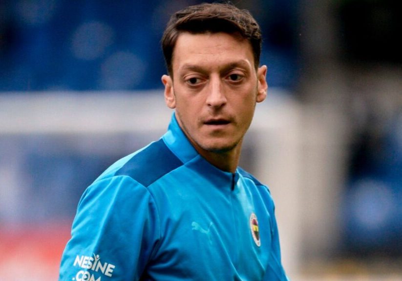 Mesut Ozil names best player in the world