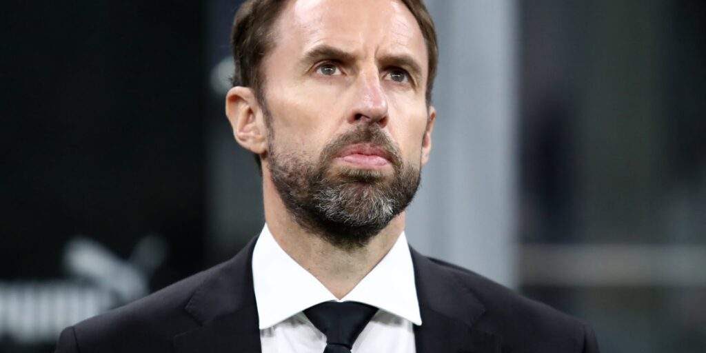 Mourinho advises England manager Gareth Southgate over Premier League job Mourinho advises England manager Gareth Southgate over Premier League job