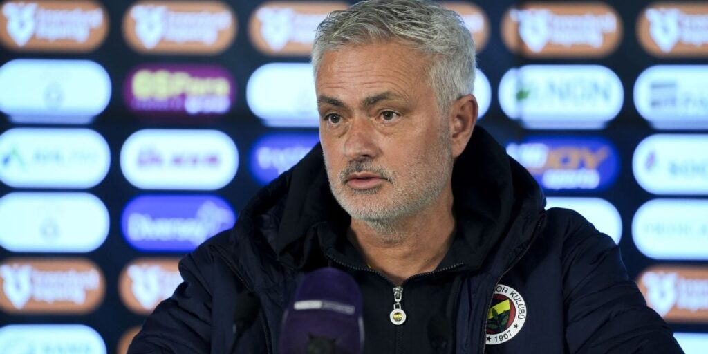Mourinho went to referee's room and cried - Galatasaray boss Mourinho went to referee's room and cried - Galatasaray boss on 0-0 draw