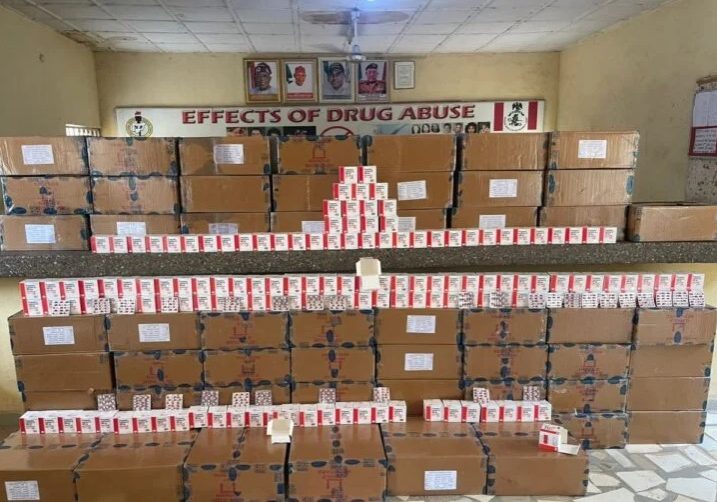 NDLEA seizes 450000 Pregabalin capsules hands over to NAFDAC NDLEA hands over 450,000 seized Pregabalin capsules to NAFDAC in Kano — Daily Nigerian